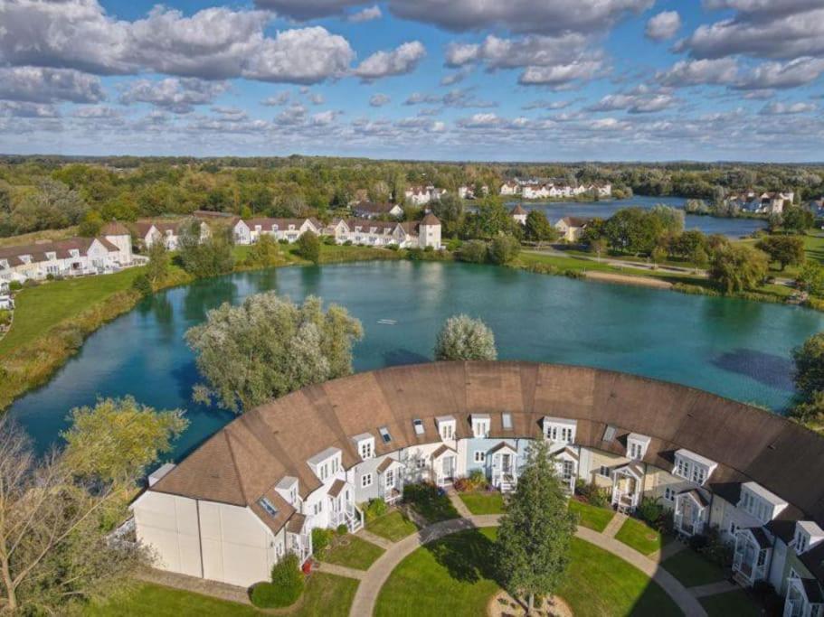 Charming Lake House Nature Retreat In Cotswold Water Park, South Cerney Near Cirencester Extérieur photo