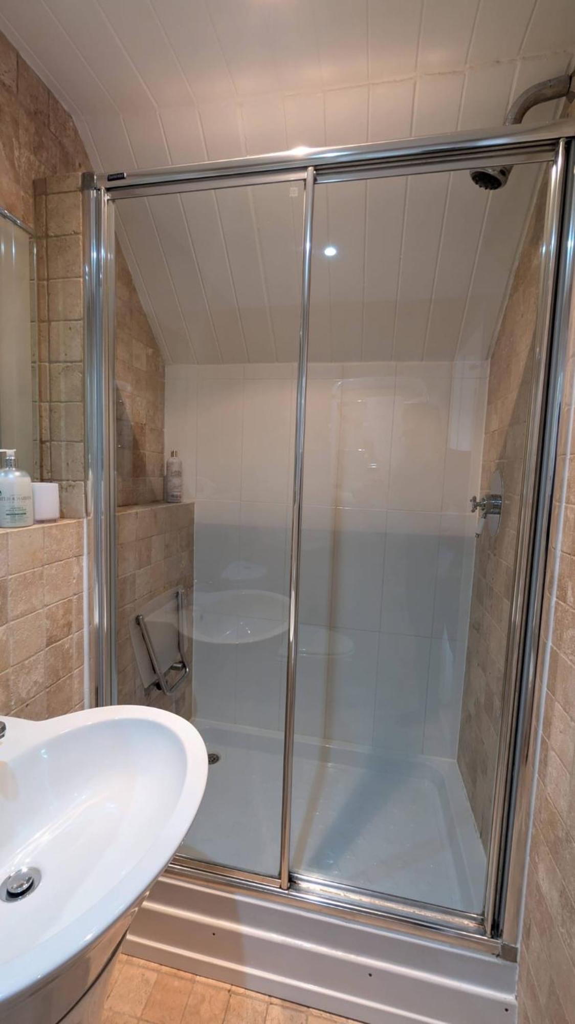 Charming Lake House Nature Retreat In Cotswold Water Park, South Cerney Near Cirencester Extérieur photo